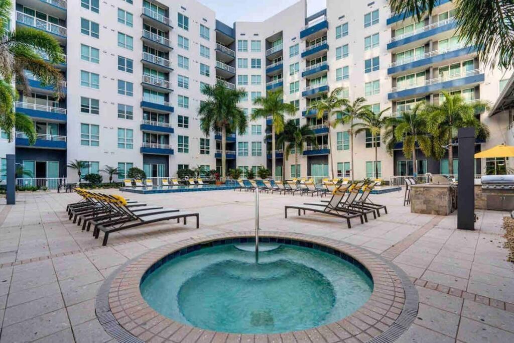 Luxury Apt 3 Mins To Dt Tampa -Pool-Gym-Balcony Экстерьер фото